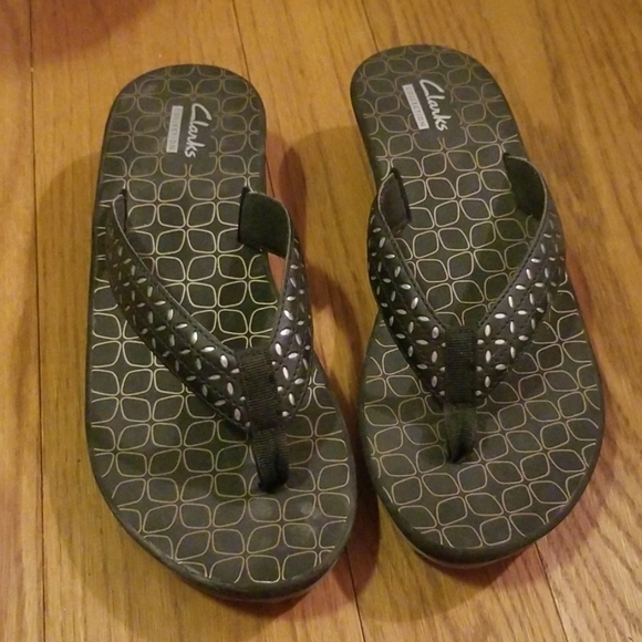 clarks collection women's olina park flip flops